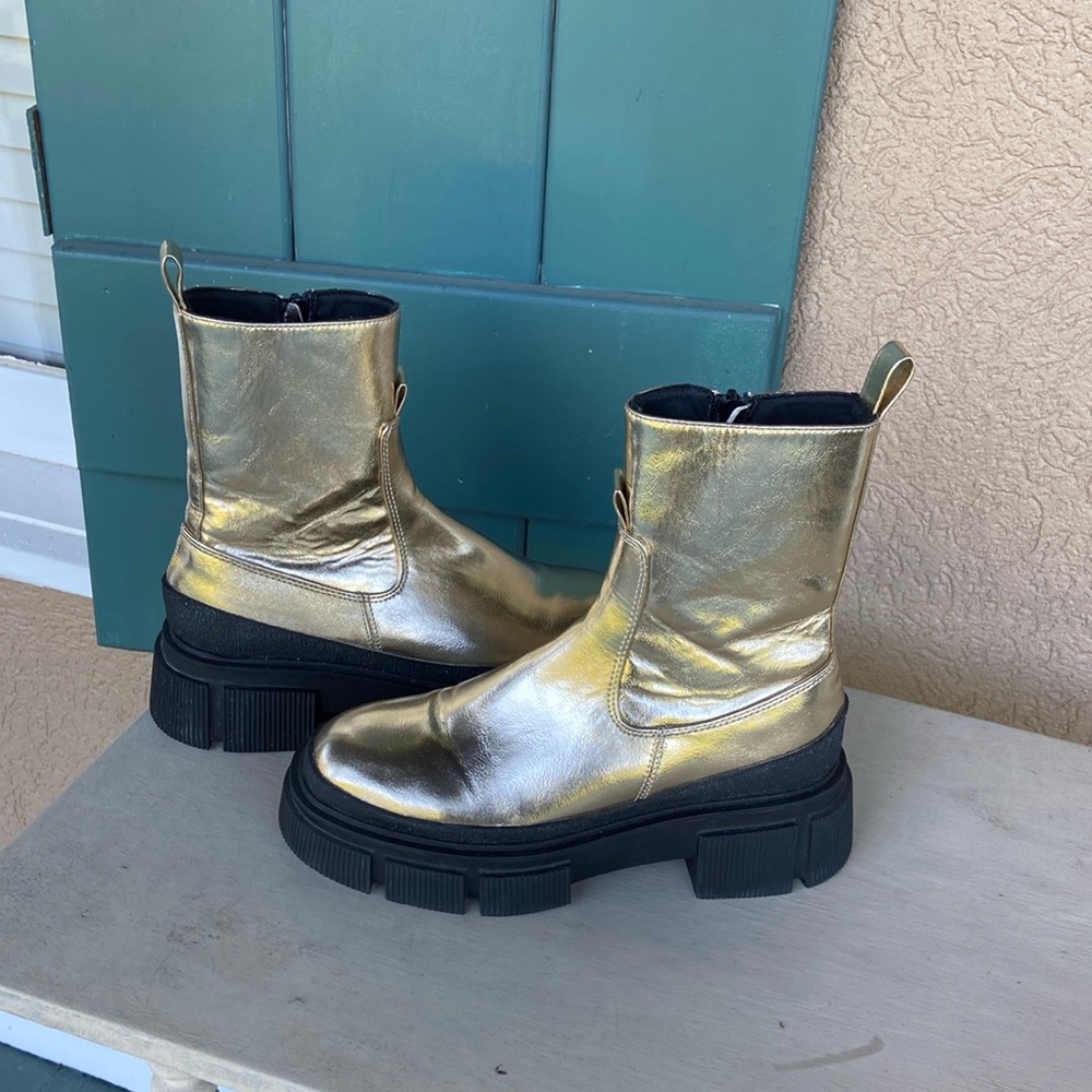 ZARA Gold platform lug sole boots. Size 36